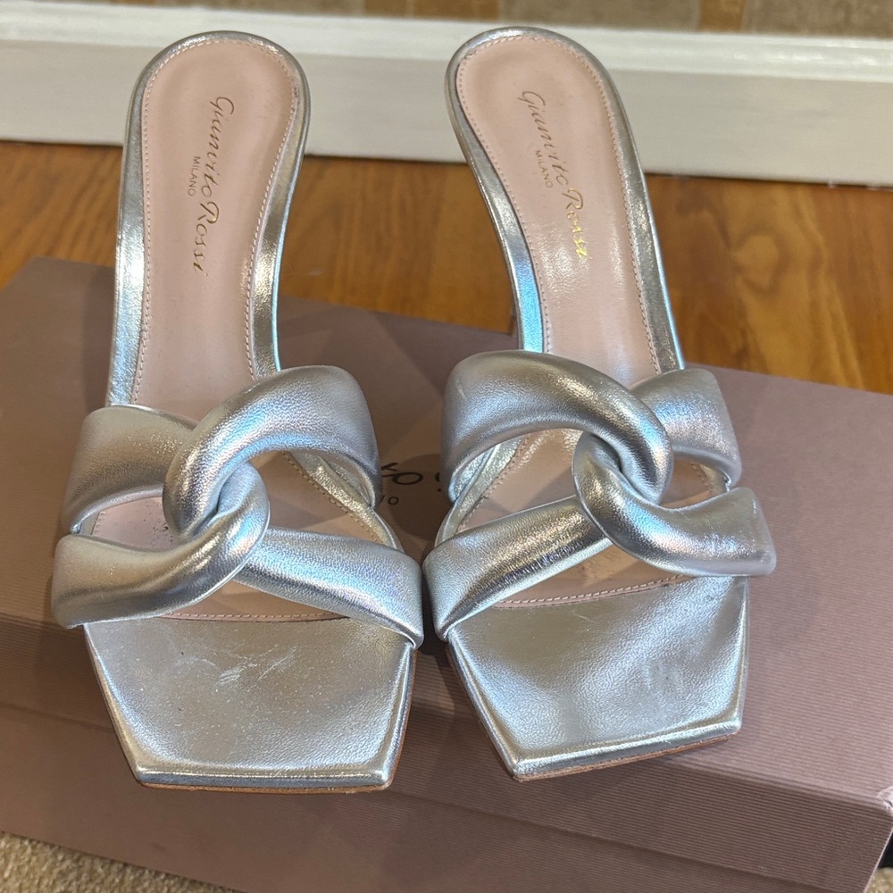 Gianvito Rossi Silver Knotted Mules